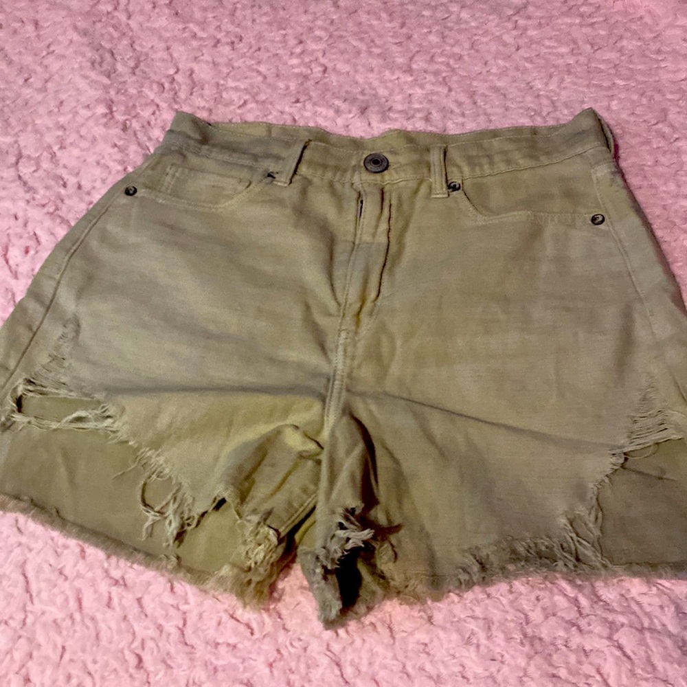 American eagle size 8 beige shorts